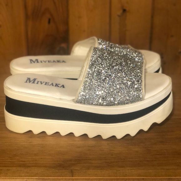 Platform Sandals - Picture 3 of 3